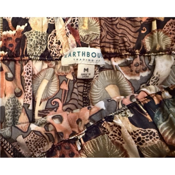 EARTHBOUND Mushroom Print Silky Pajama Set - Picture 8 of 8